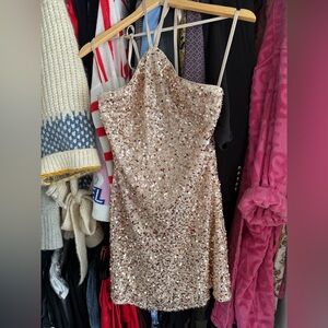 Elegant Sequin Halter Dress - Gold